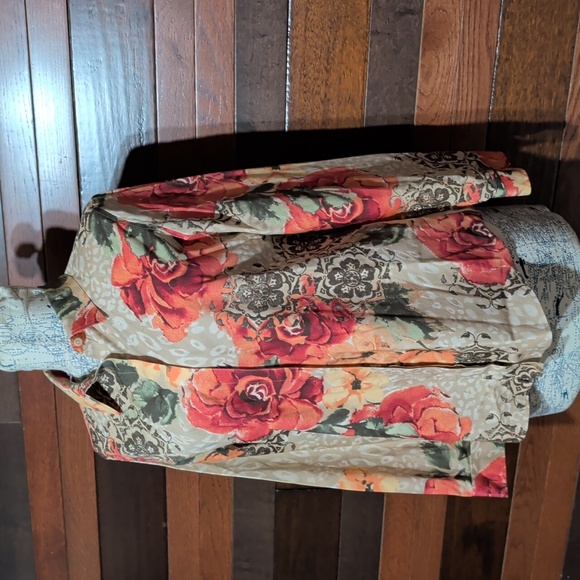 Chico's Multicolor Floral Button Down Blouse - Picture 5 of 9